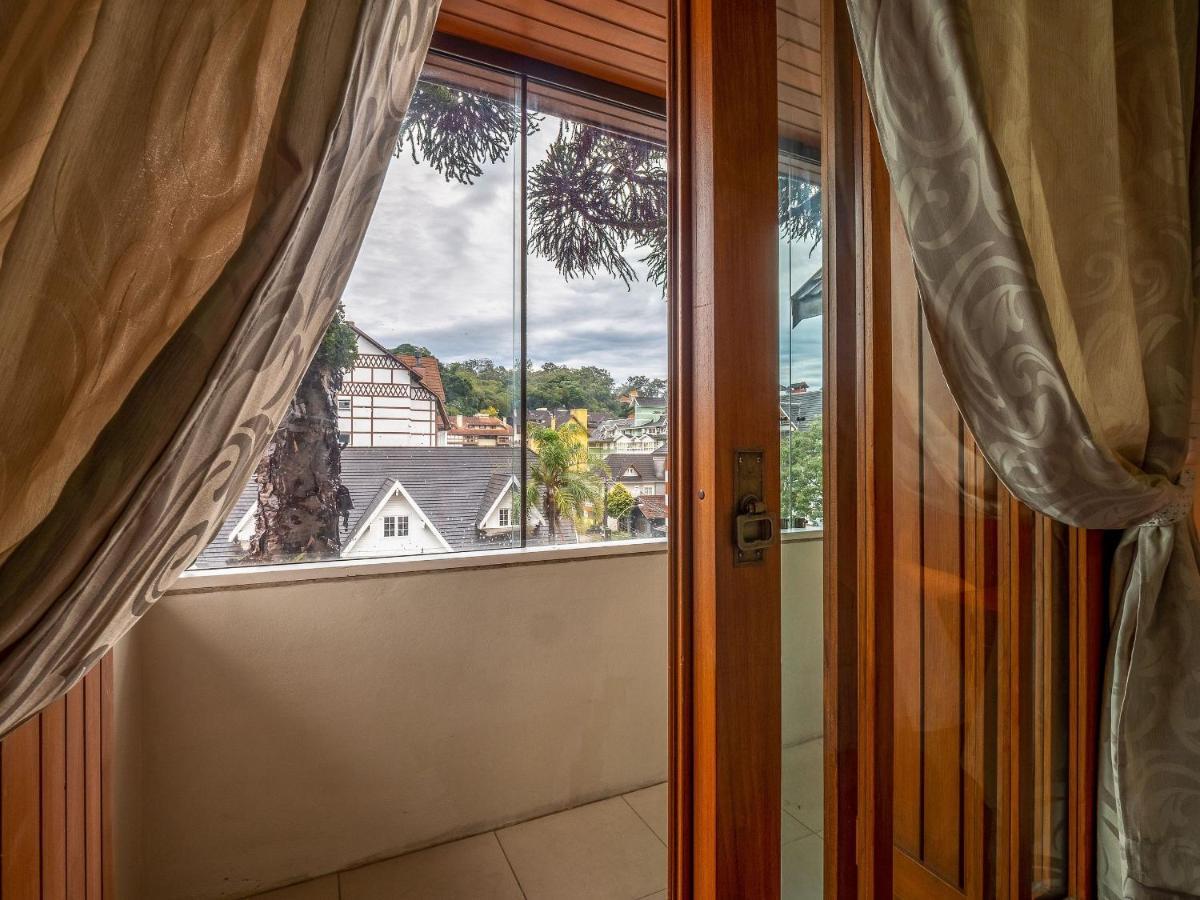 Dom Carletto 406 - Centro de Gramado, 4 dormitórios e vaga de garagem Exterior foto